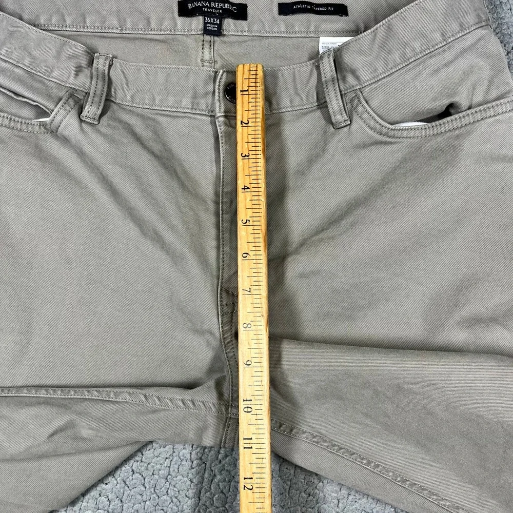 Banana Republic Traveler Pants Athletic Tapered Fit Khaki Tan 36x34 (36x32)